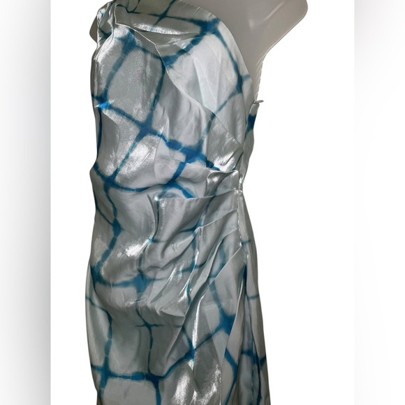 Elliatt New NWOT Gia Water Dress Size Medium - Picture 5 of 8